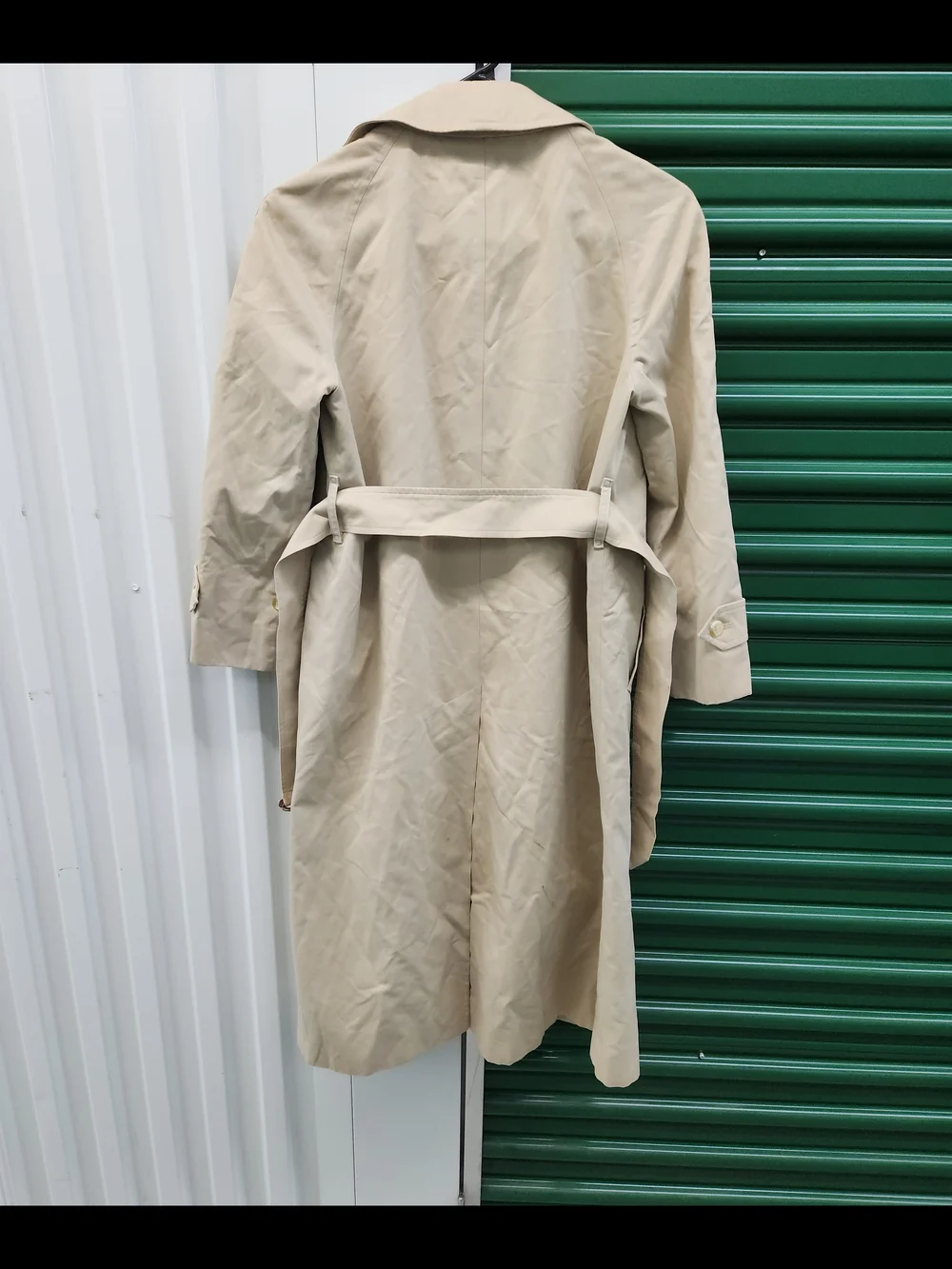 Burberry Tan Trench Coat with Iconic Check Lining - Picture 11 of 15